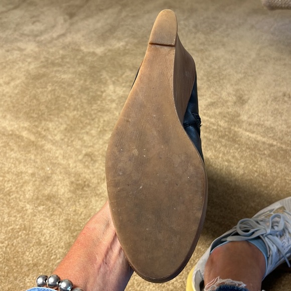 Black leather knee high boots. - Picture 6 of 7